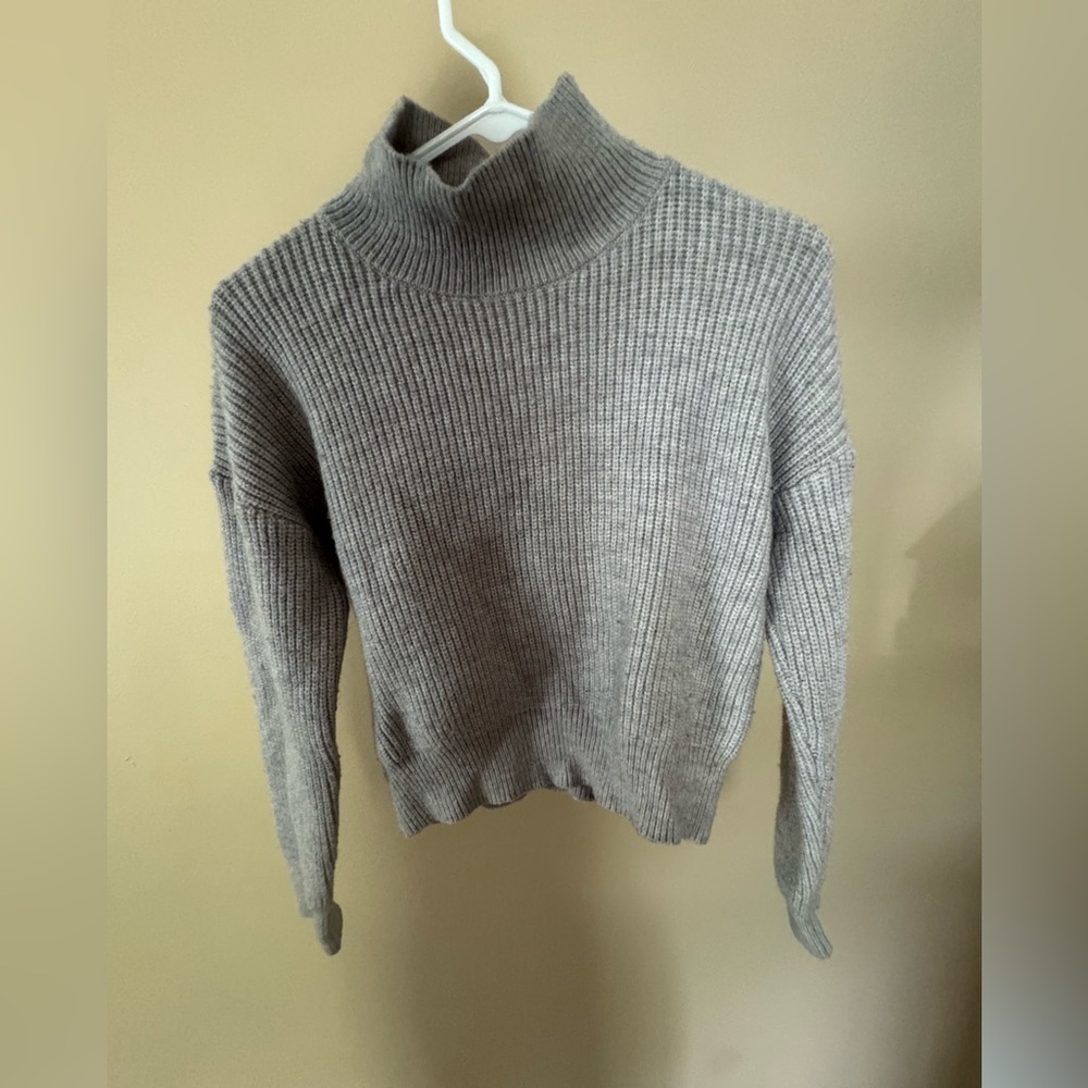 SHEIN Ribbed Mock Neck Sweater – Size M (US 4)